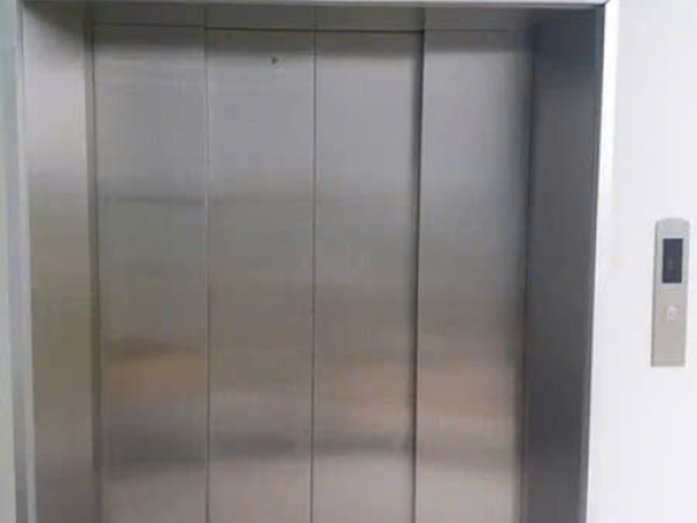 mach-ban-meo-van-hanh-thang-tai-hang-dotech.jpg